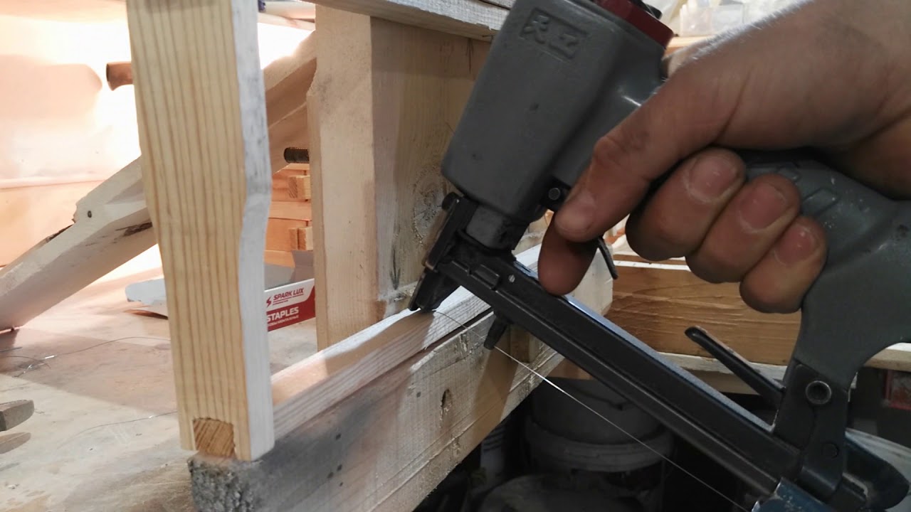 Быстрое сколачивание ЕВРО рамок и натяжка проволоки