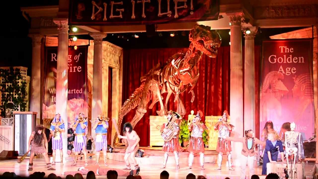 Busch Gardens Howl-O-Scream 2013 Dig It Up Show (Full Show)