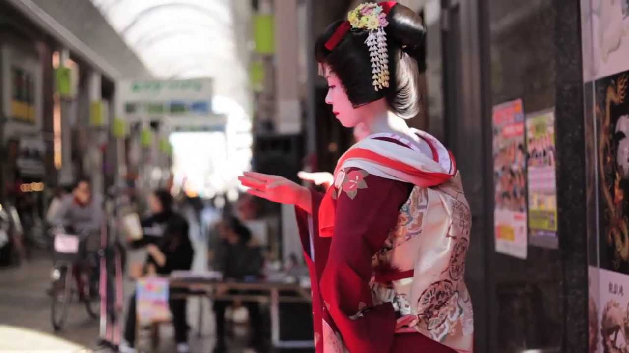 浅草振袖さん「浅草の顔として働きませんか？」：Asakusa Furisodesan 「OMOTENASHI」
