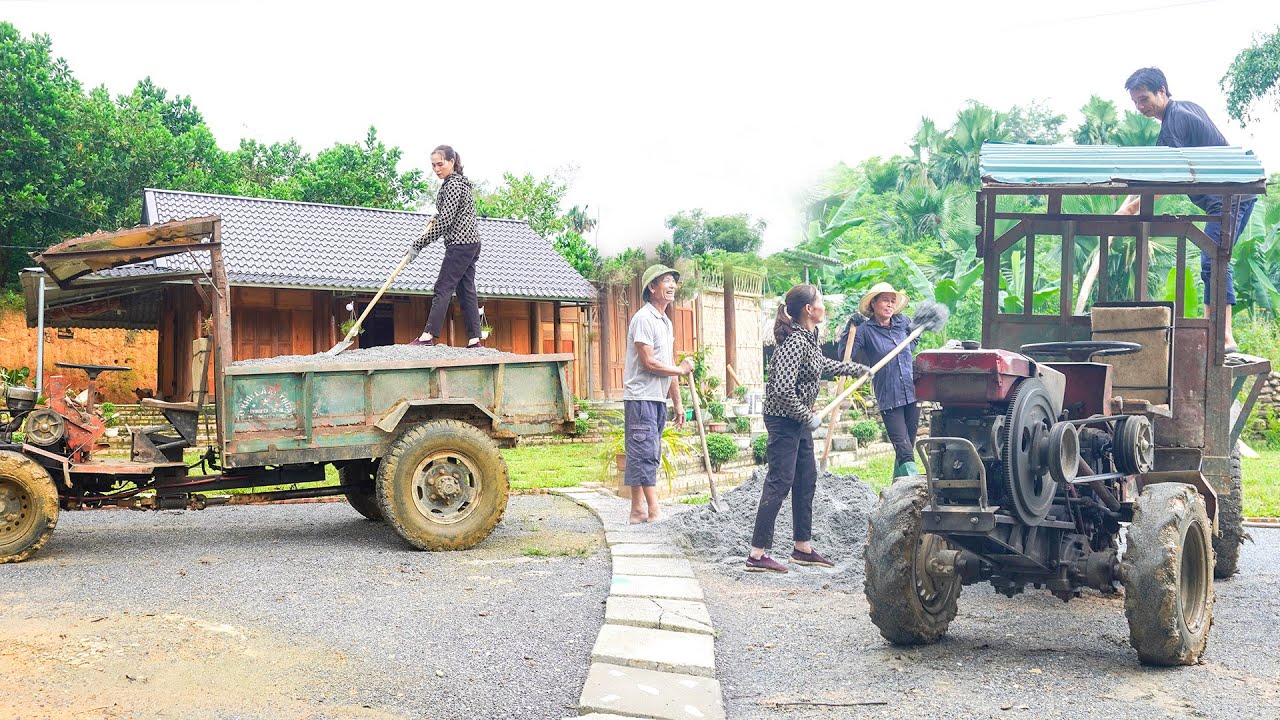 Use truck to transport sand, gravel and milk on the road to the farm ! Dien Tieu Van