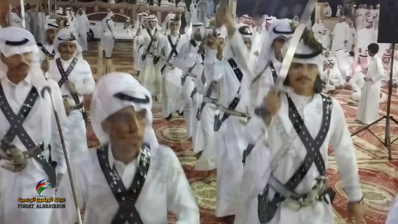 لحظة دخول فرقة الرياحين الرسميه في حفل ربوع العين