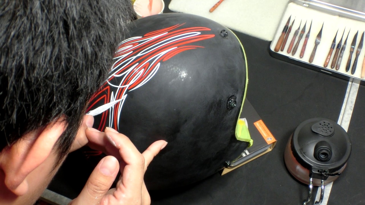 Pinstriping helmet #2 white colour.