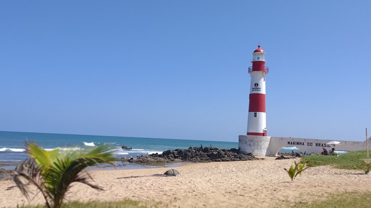 Casa de condomínio fechado, mobiliada, em Itapoan, Salvador-BA.