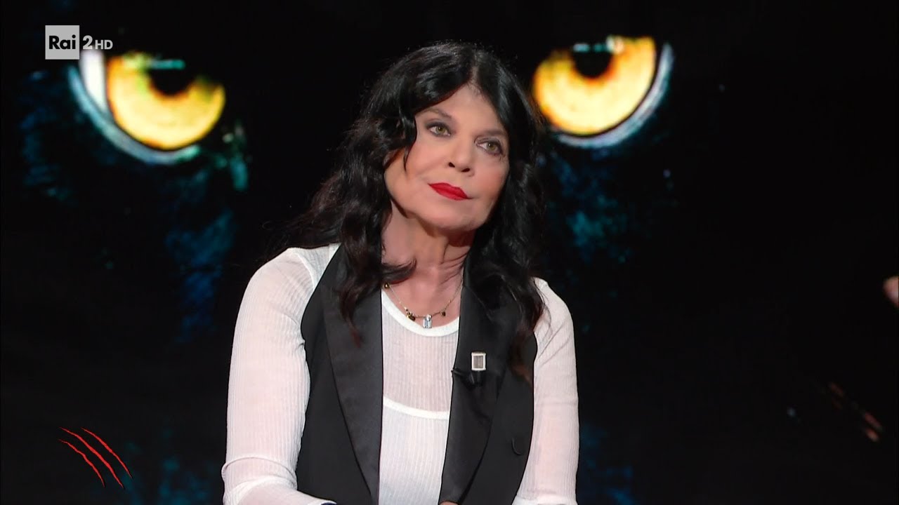 Stefania Nobile e le sue posizioni su raggiri e truffe - Belve 10/10/2023
