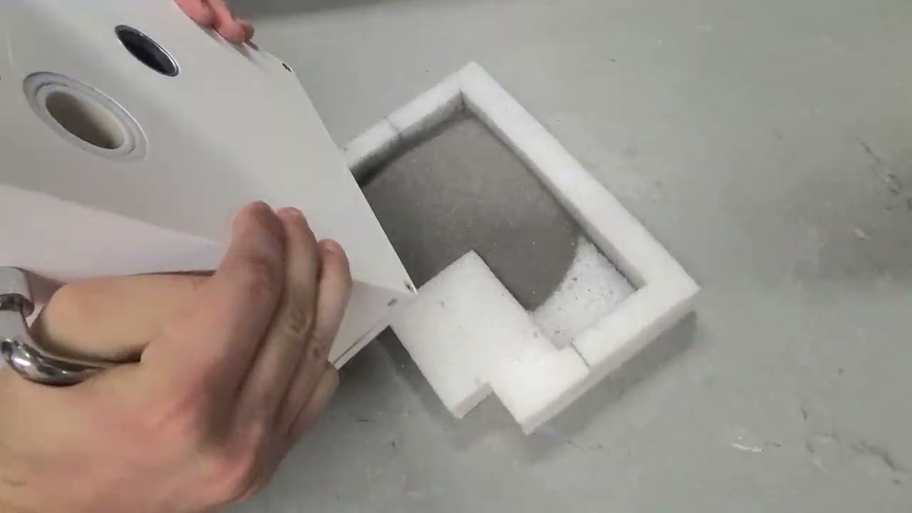 How to clean Rainbow Lights SPARK BLASTER 750W cold spark machine - needs to be done after each use!