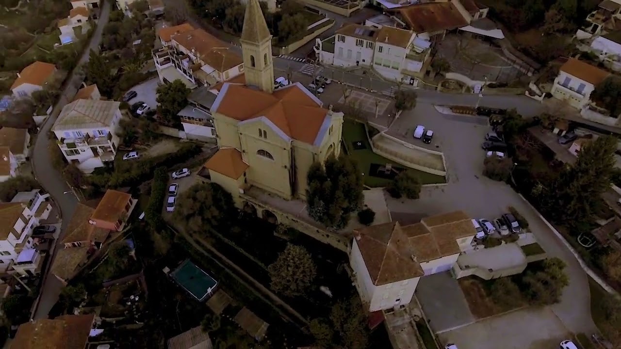 Sclos de Contes : survole en drone d'un village provençal de la vallée du paillon