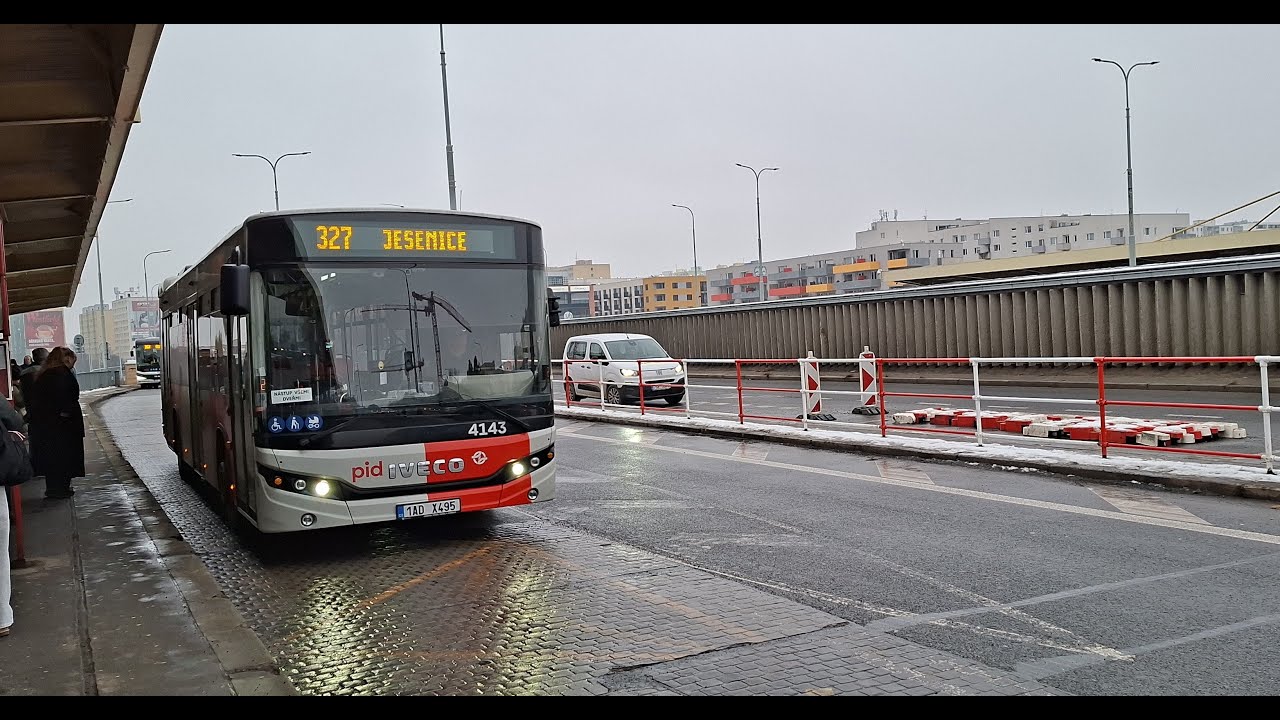 Linka 327 v useku Opatov -  Jesenice