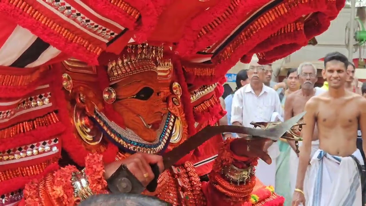 ചുഴലി ഭഗവതി നണിയൂർ നമ്പ്രം മുച്ചിലോട്ട് ഭഗവതി ക്ഷേത്രം 