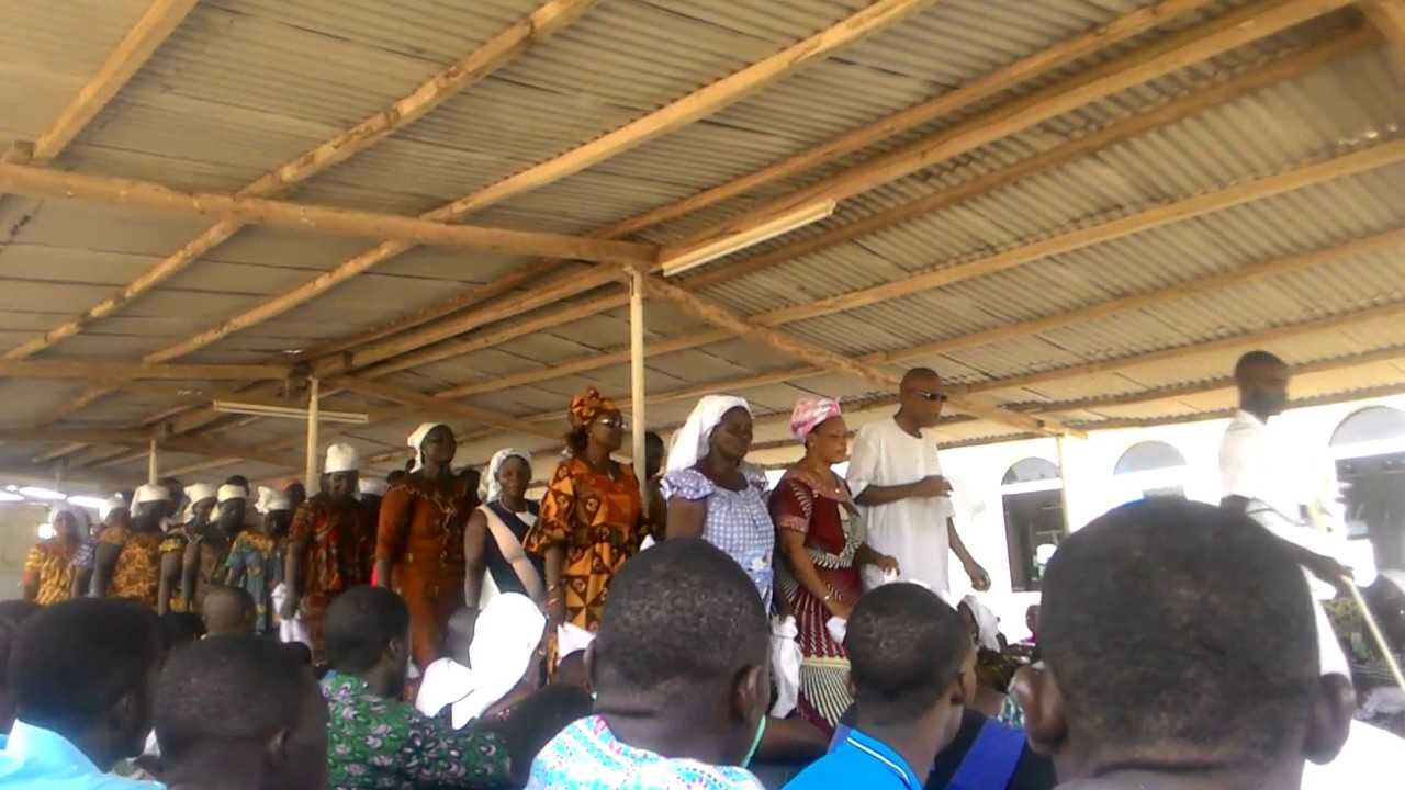 Église PAPA NOUVEAU de yopougon. Passage des chantres
