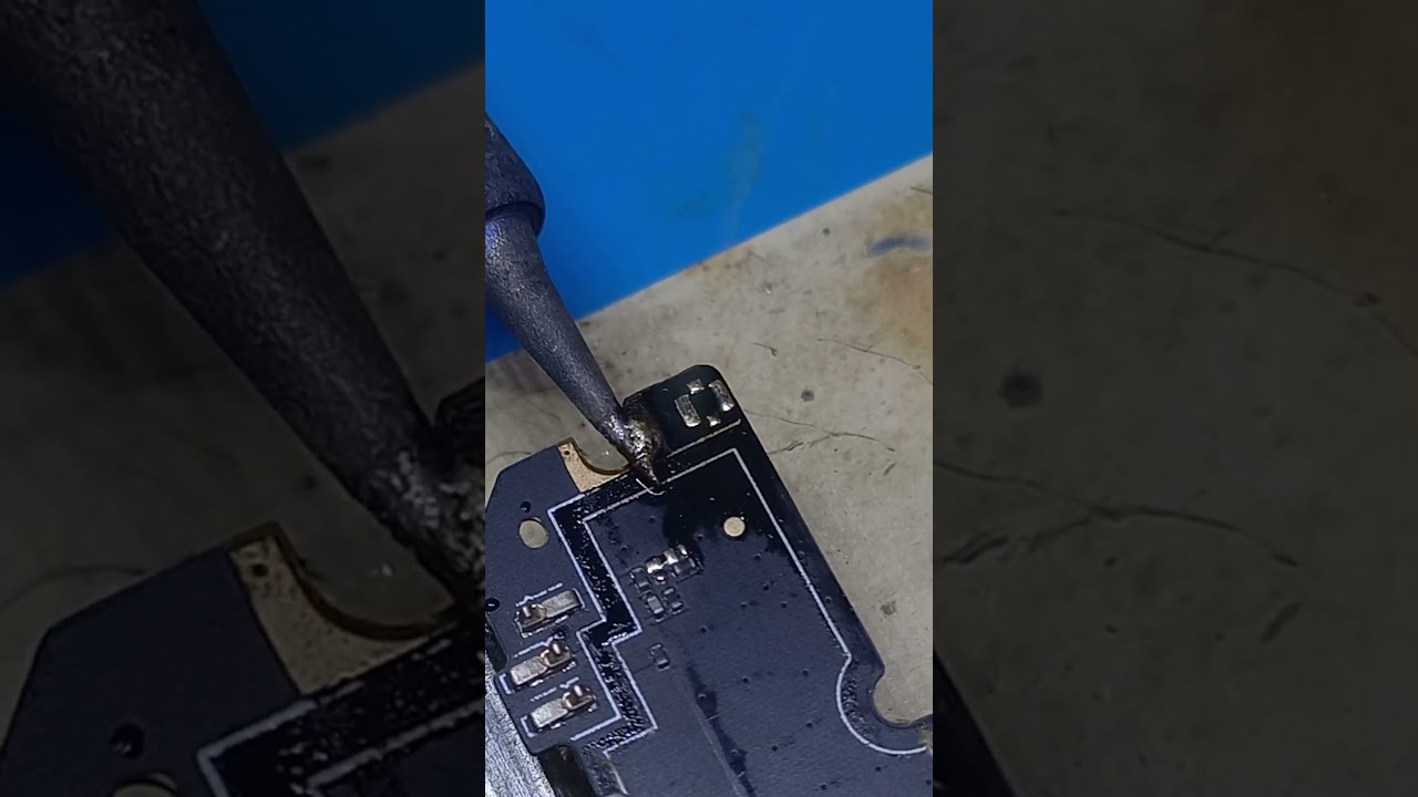 damaged antenna connector. #smartphone #reparasi #repair