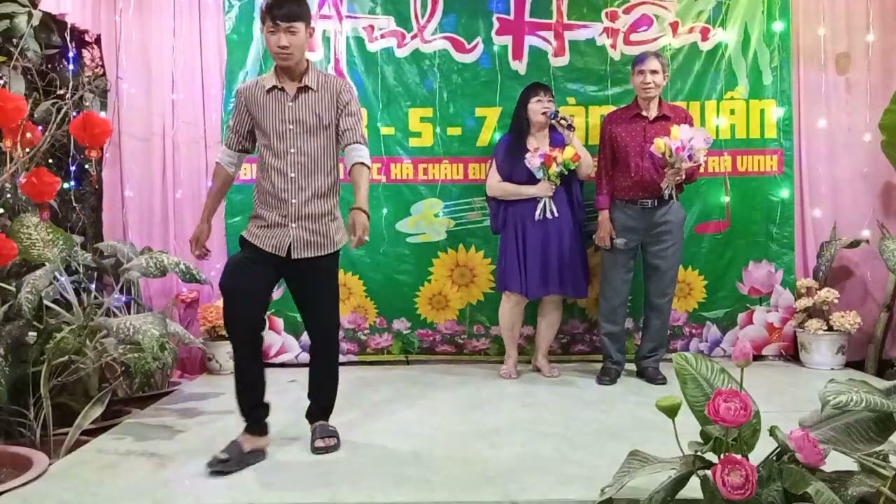 Kiều thảo Anh tê trình bày ca khúc cung đàn mới 