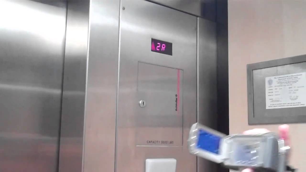 Auburn, MA: Schindler 330A Hydraulic Elevator @ Macy's Home, Auburn Mall, w/Balarick