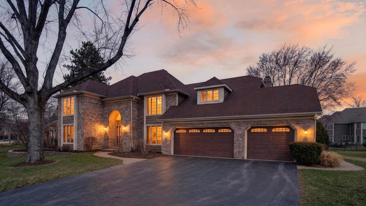 1304 Hawkins Ct, St. Charles, IL