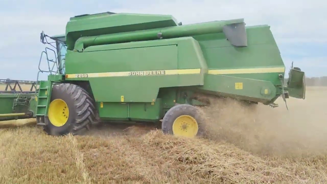 Żniwa 2023 /John Deere 2266 w Akcji💪/ Jęczmień Pod Kosę