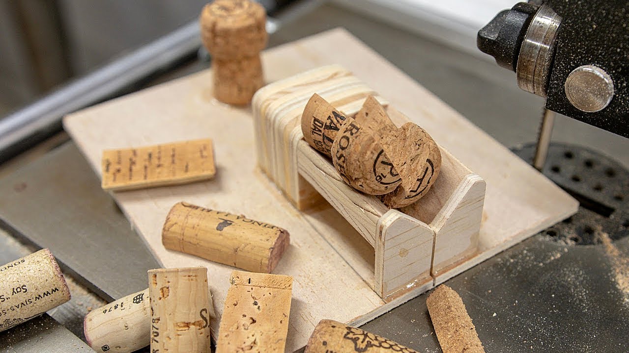 Simple Bandsaw Jig For Cutting Corks / How To Cut A Cork In Half