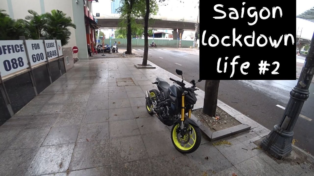 Saigon Lockdown TOUR Vietnam 🇻🇳 MOTORBIKE VLOG