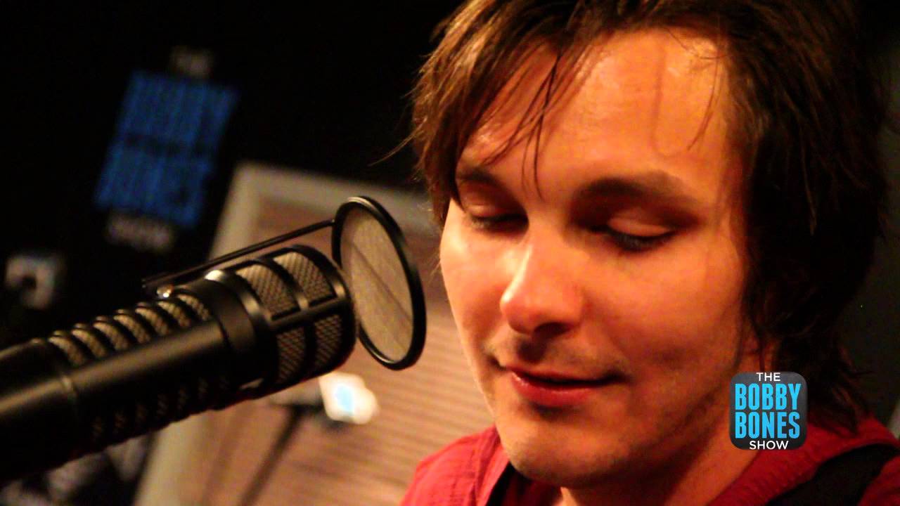 Charlie Worsham Does A Beatles Mashup
