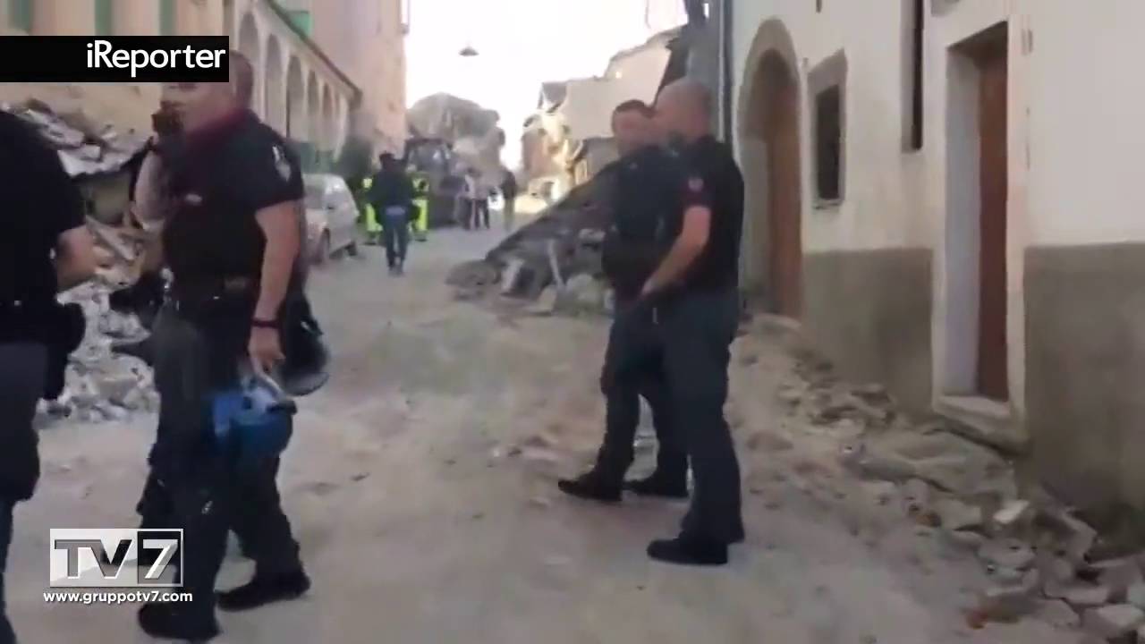 TERREMOTO, AMATRICE DISTRUTTA: LE IMMAGINI
