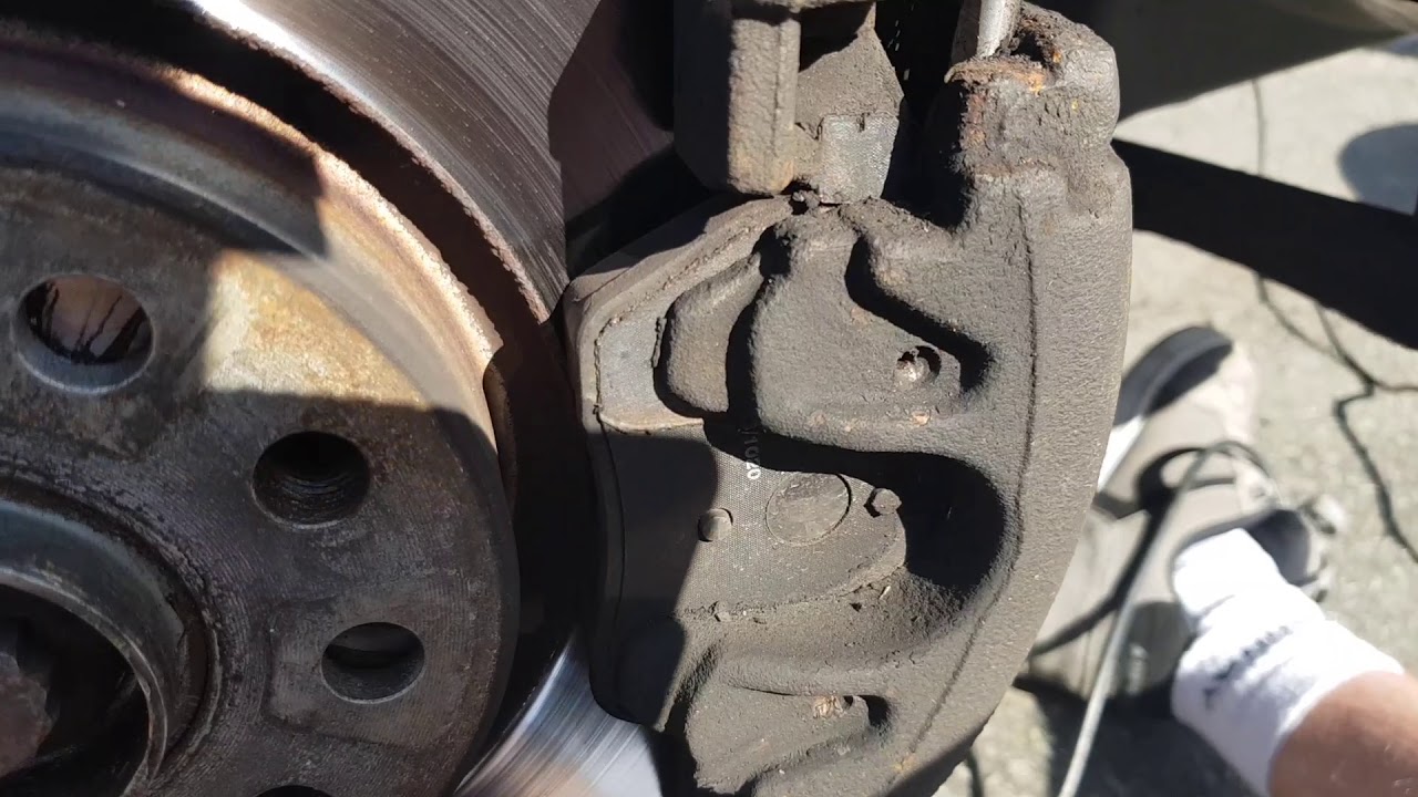 HOW TO change brake caliper on VW Passat B6