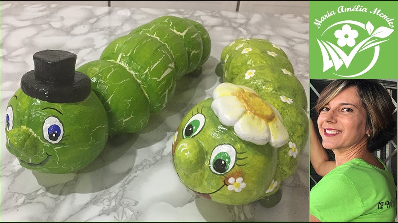 Садовая гусеница из цемента и одного носка