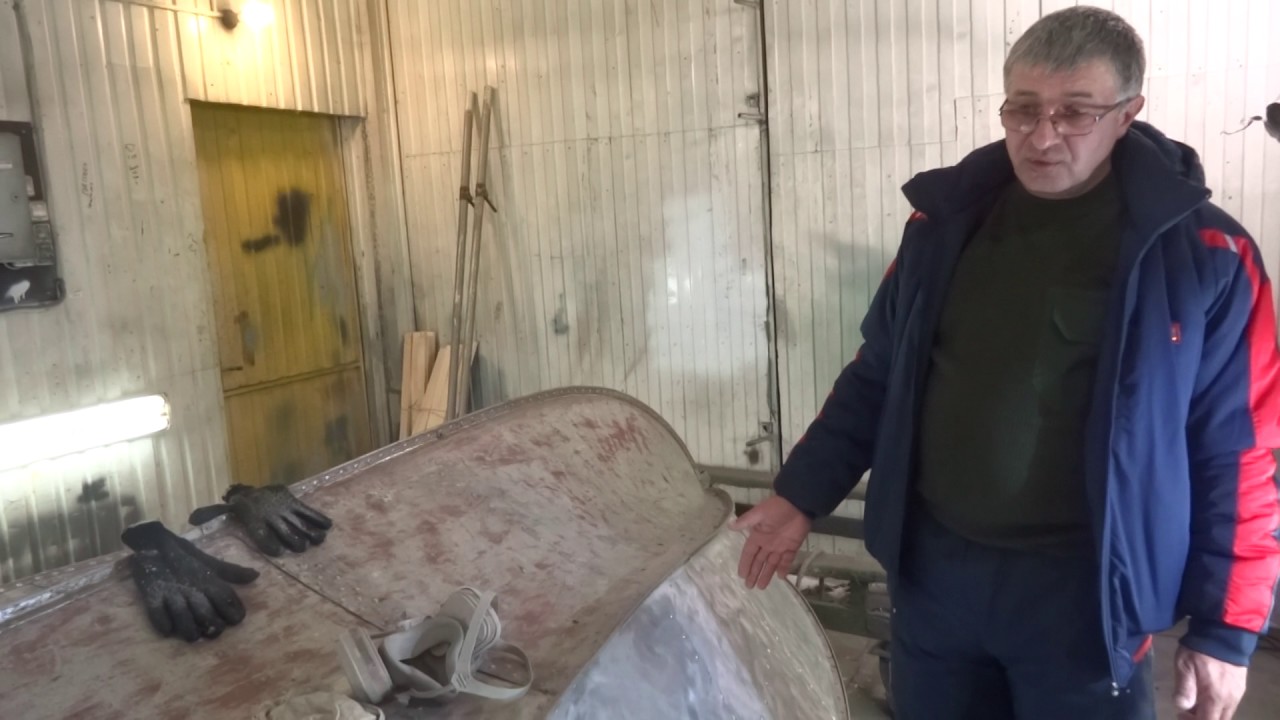 Очистка корпуса лодки от старой краски