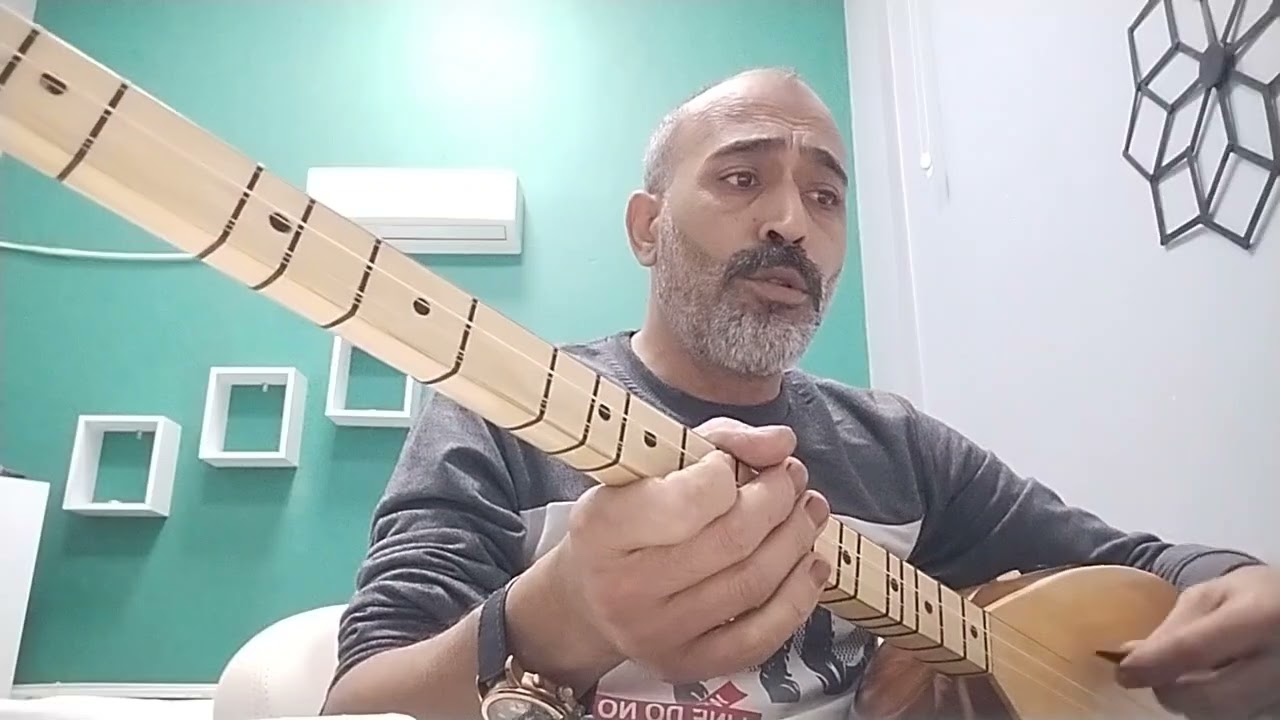 Karşı bağda sıra bademler