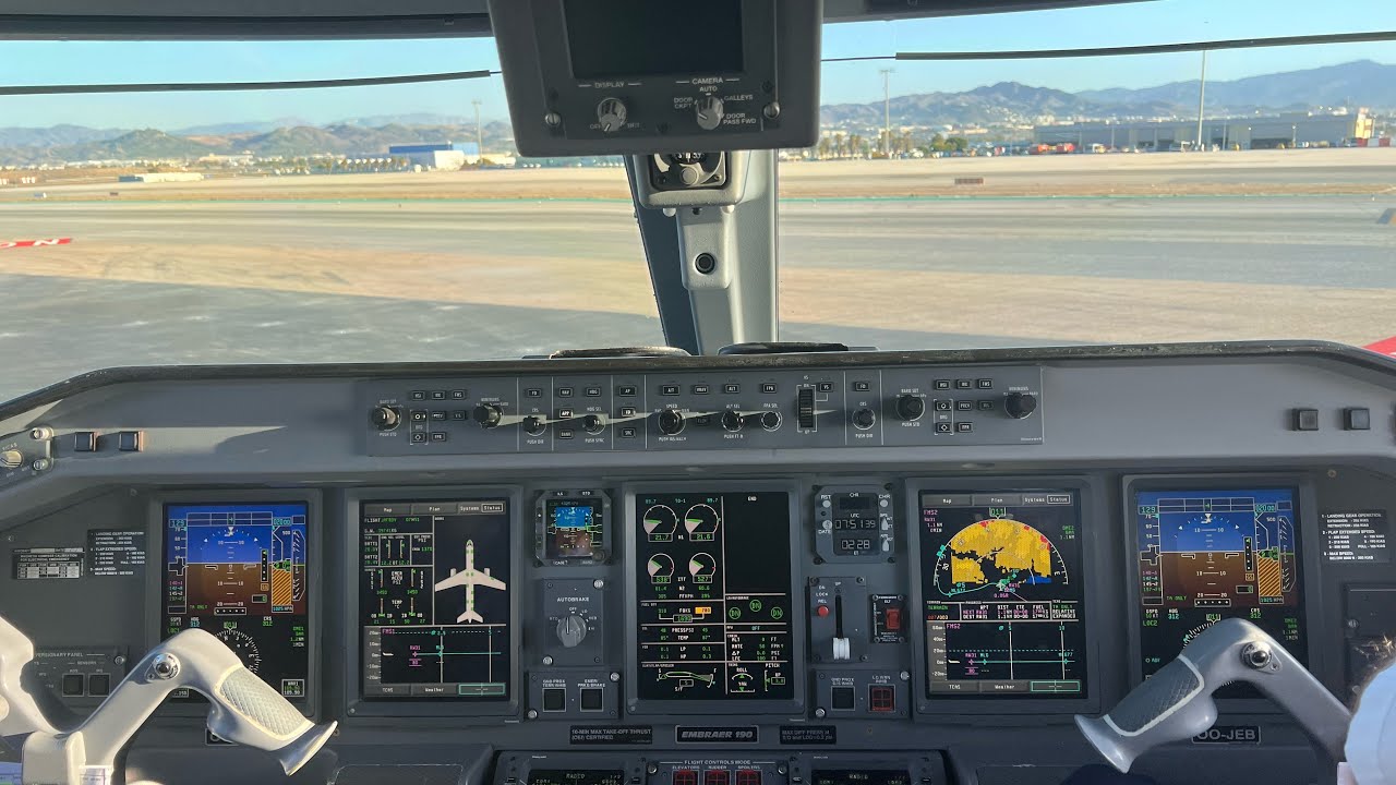 EMBRAER 190 COCKPIT LANDING!
