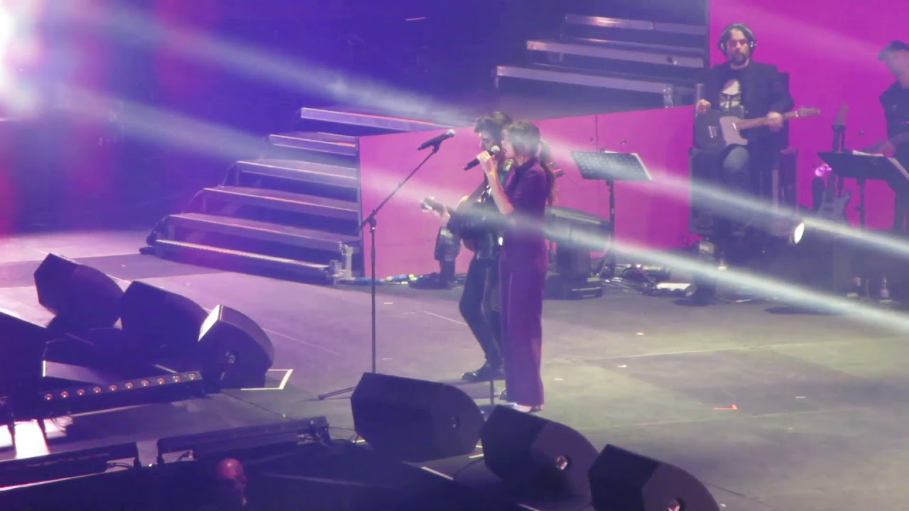 AMAIA Y ROI - SHAPE OF YOU + VILLANCICO - OT Palau Sant Jordi Barcelona diciembre 2018