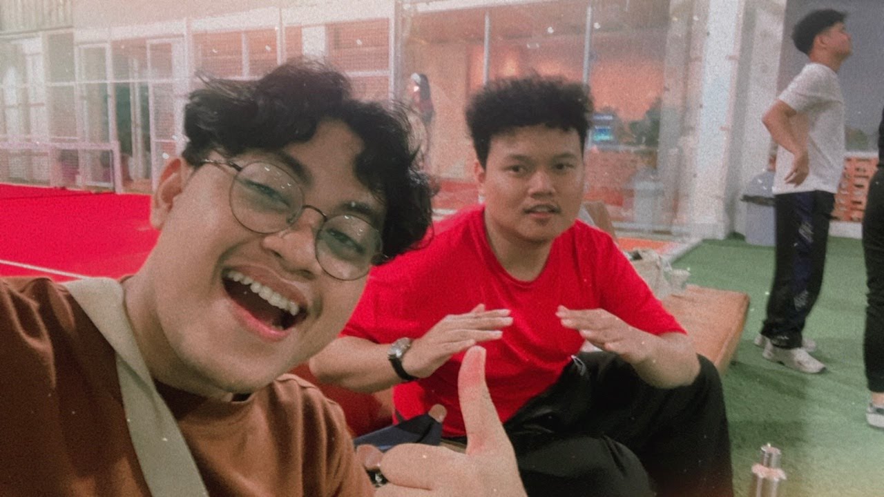 NEMENIN BANG FANDI PADEL (GW UDAH MANDI YA !)