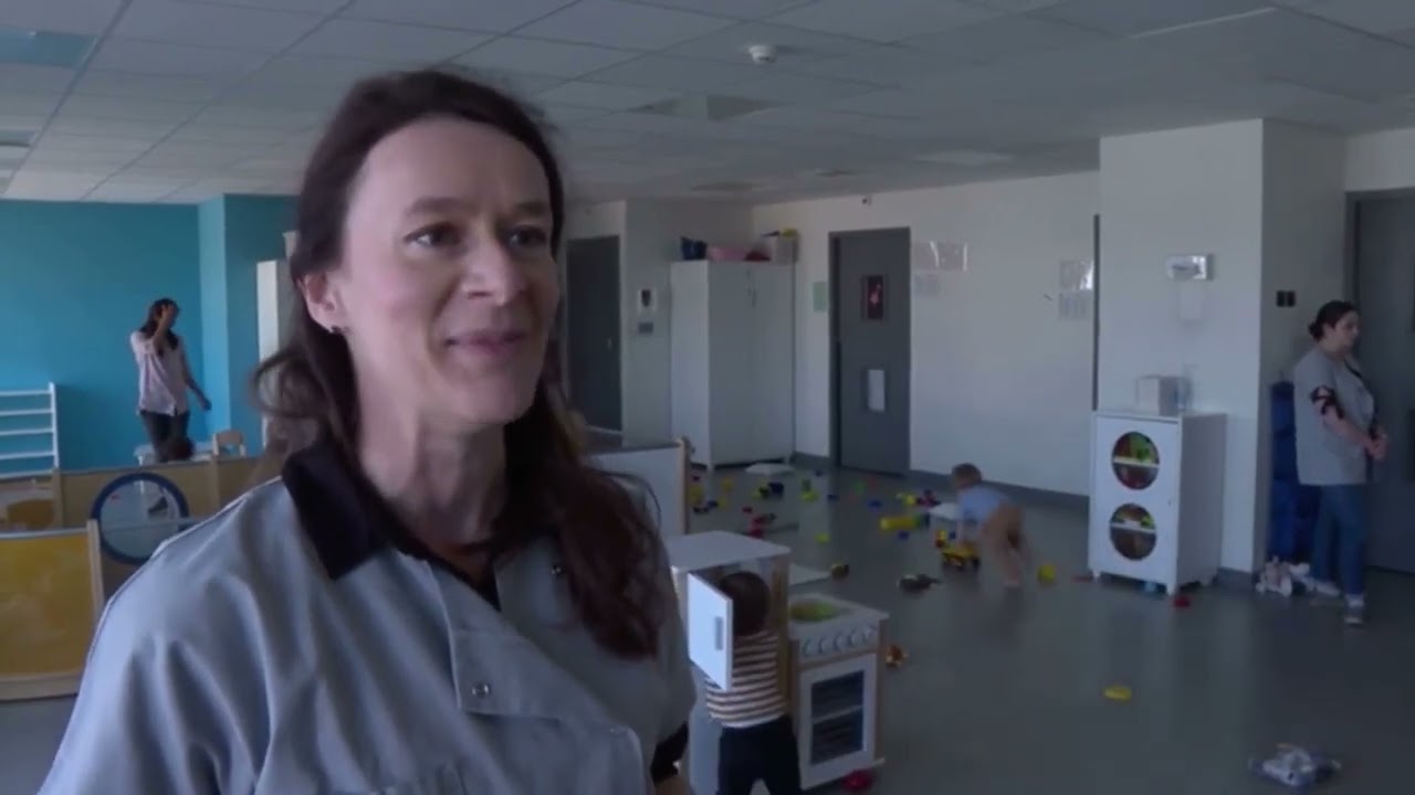 JT 19/20 Vivre ensemble  À Rennes, des enfants à la crèche rencontrent les résidents d'un EHPAD