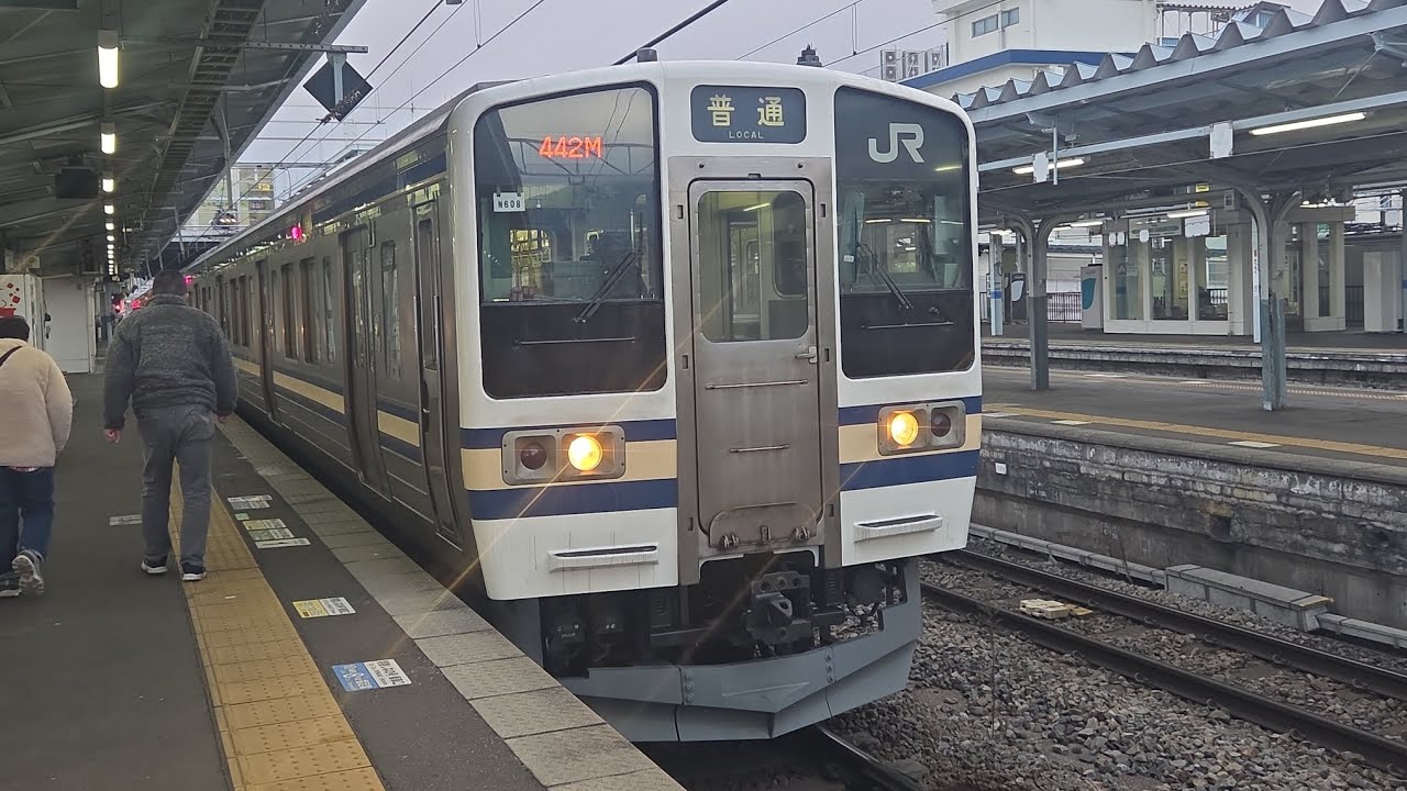 （211系横須賀色）普通列車大月行き松本駅を発車