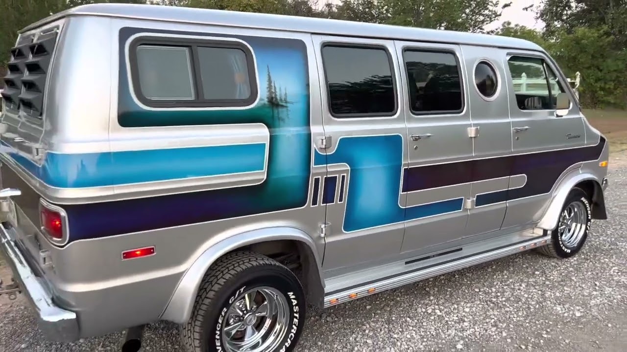 1976 Dodge Tradesman 200 Street Van Retro