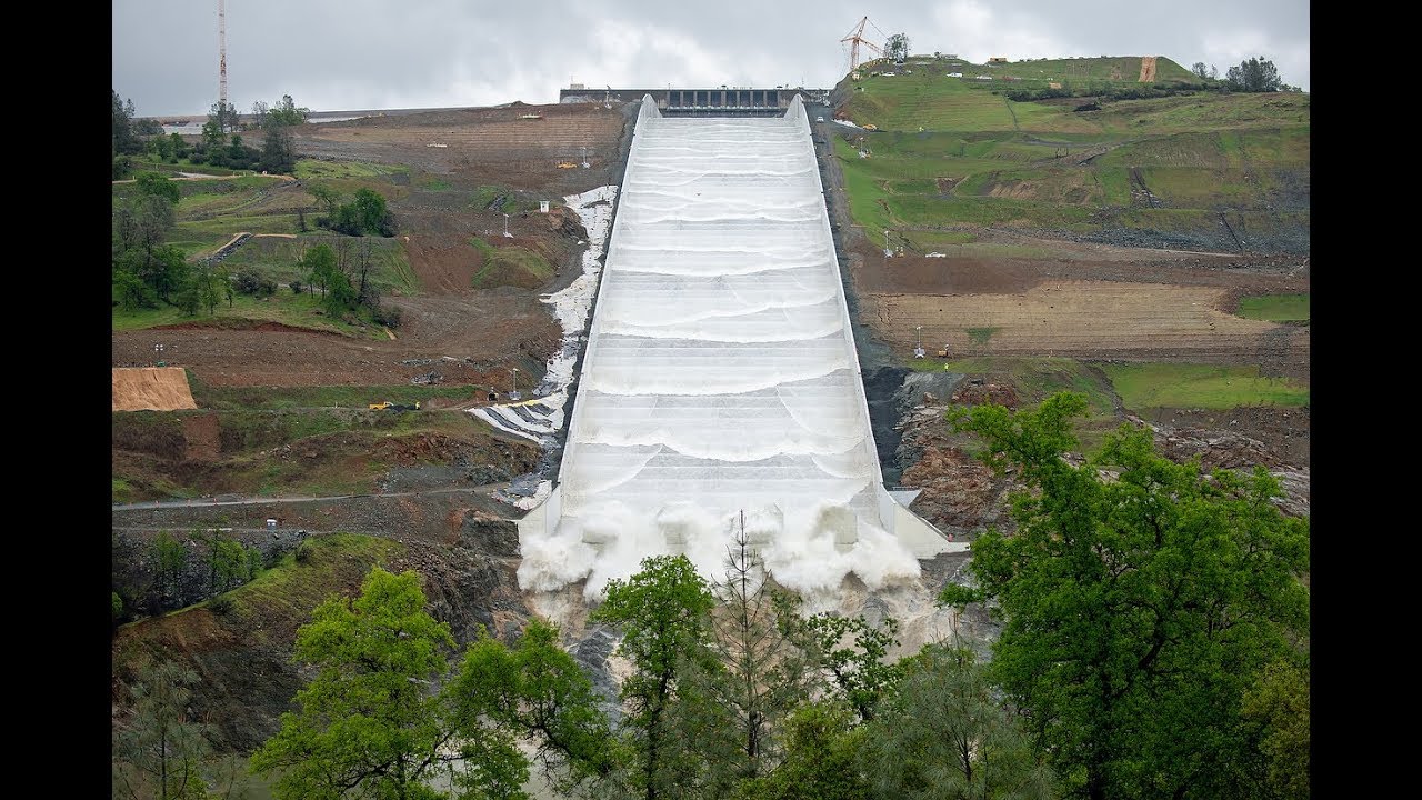 Oroville Dam spillway get wet after a two-year hiatus