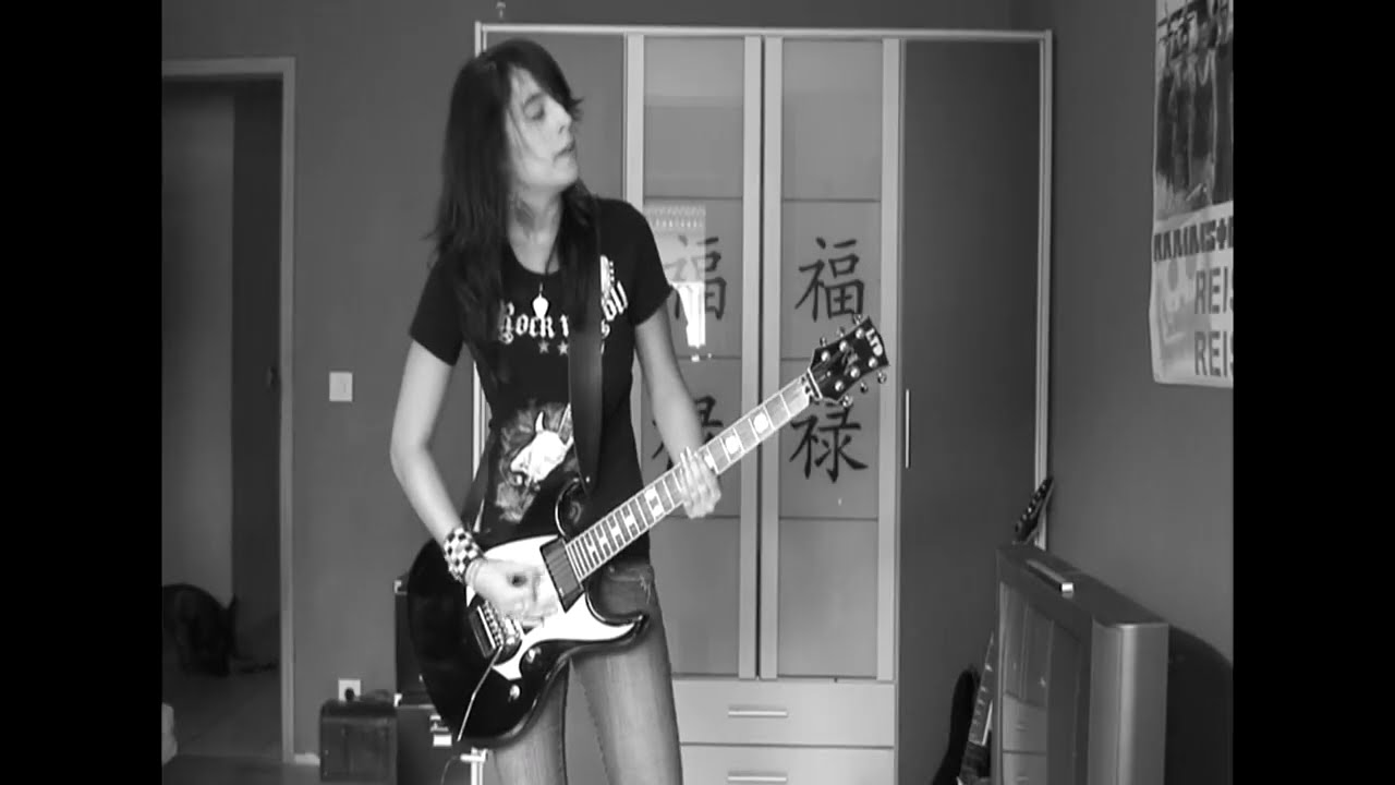 @CombichristOfficial - Blut Royale Guitar Cover by Valeria Nash