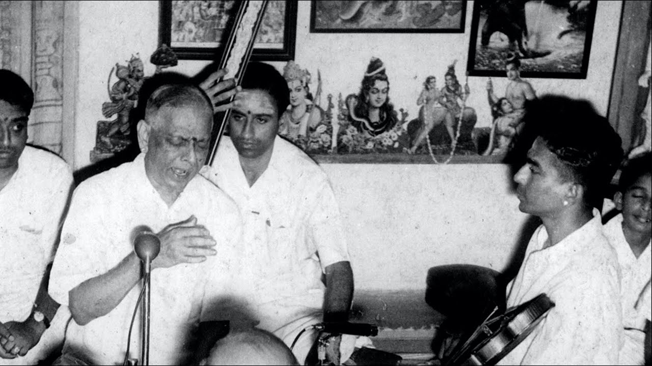 Sloka in raga Begada by GN Balasubramaniam and Lalgudi G Jayaraman