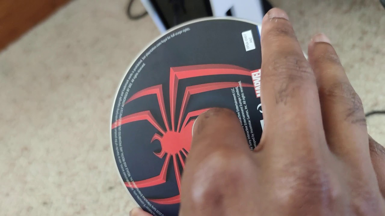 PS5 How to insert disc correctly  #PS5 #InsertDisc #TryingToHelp