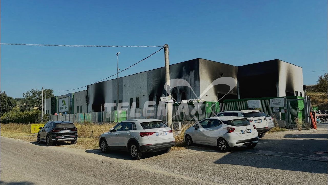 Lanciano, a fuoco la piattaforma Ecolan
