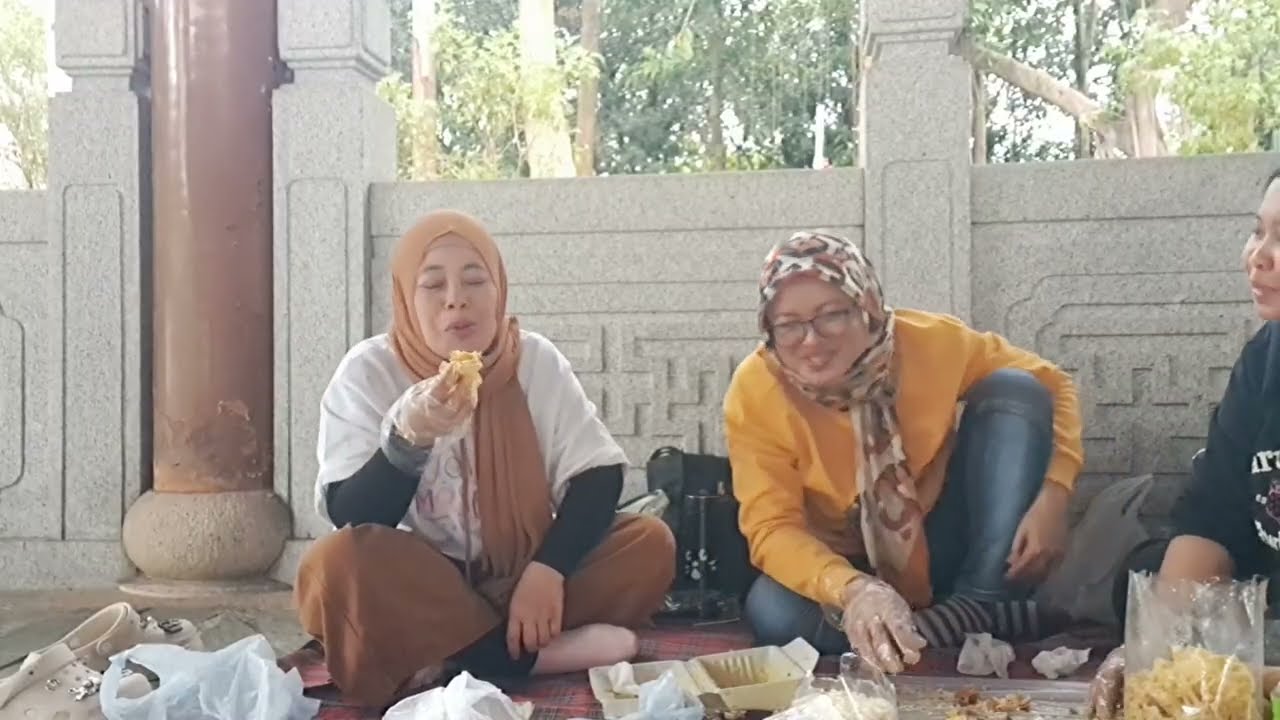 Habis jalan jalan kelaparan