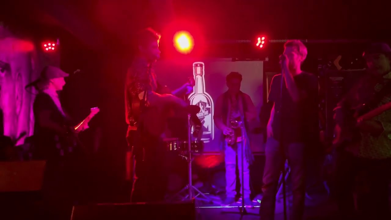 Pan con Aj&iacute; - Tous les m&ecirc;mes (Stromae Cumbia Cover, Punk Paradise, Paris 2024)