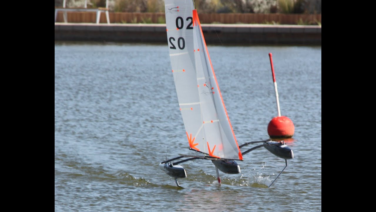 One Metre foiling trimaran ready for production
