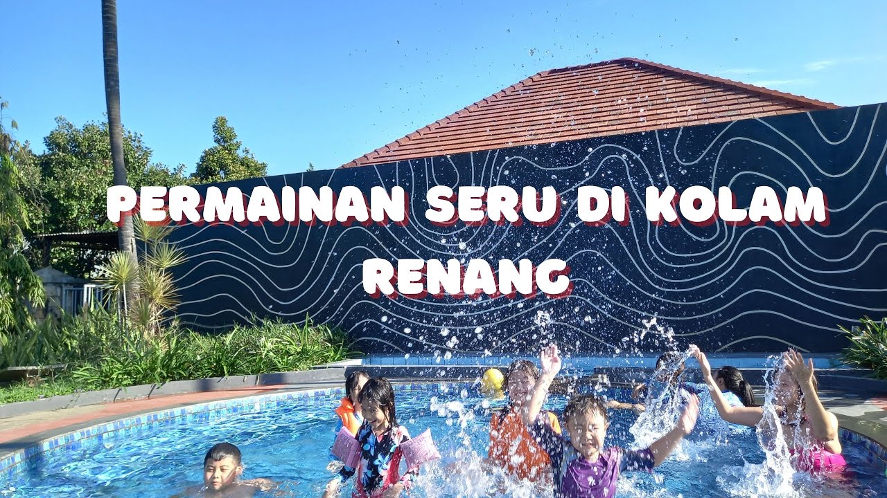 Permainan seru di kolam renang-Chesedya main bersama teman-teman di Pondok Tjandra Indah Sport Club