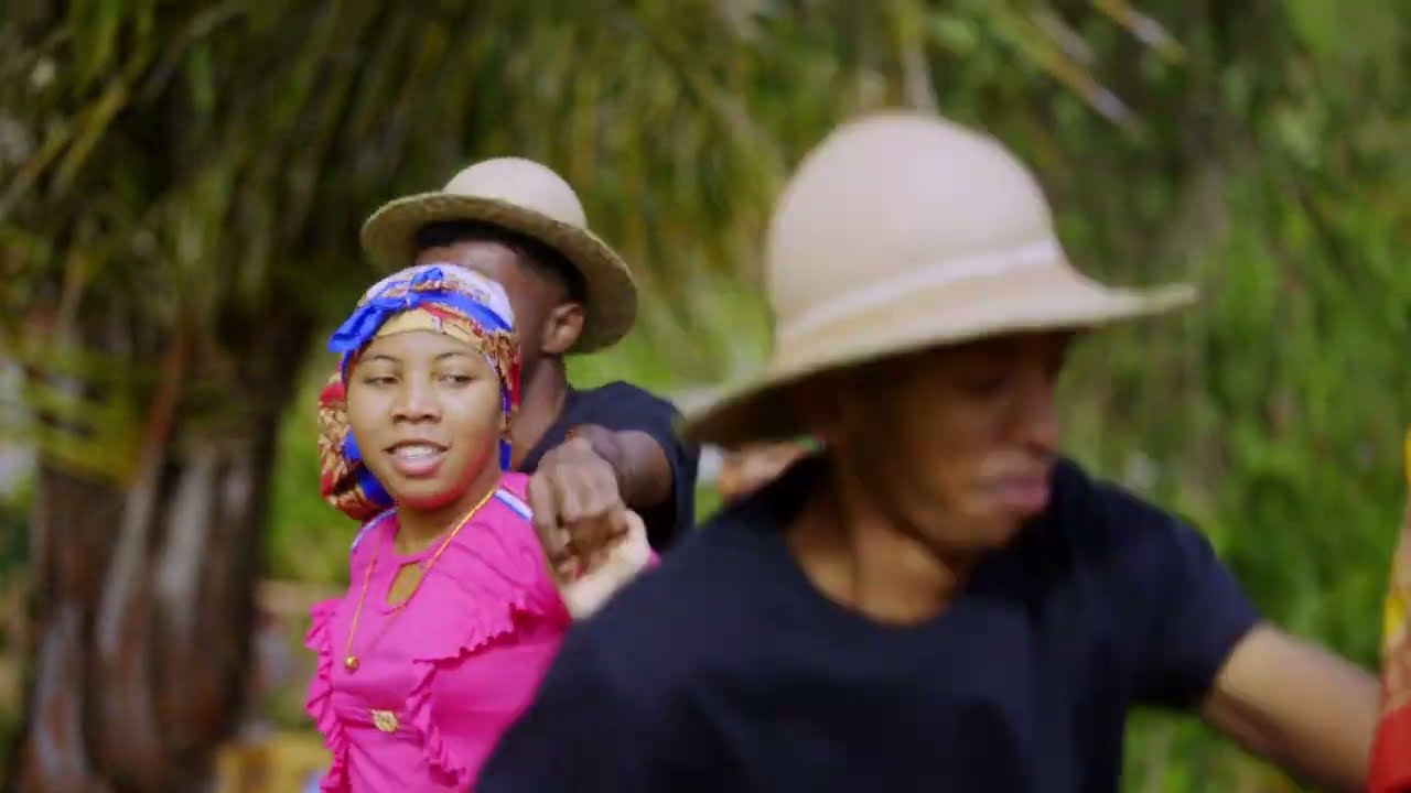 AMC JUNIOR feat REBECCA - Nody ( OFFICIEL )