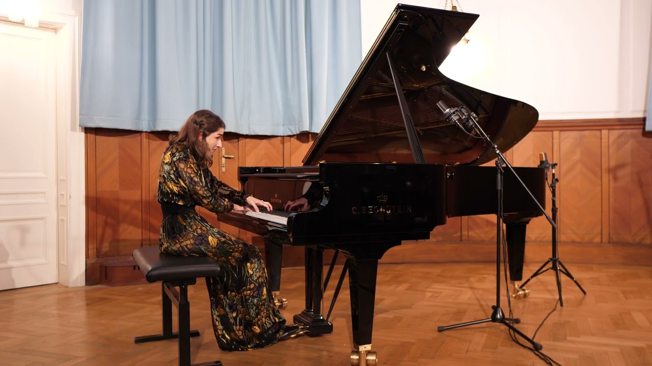 Schubert: Der Wanderer (transcription for piano solo by Liszt) - Bella Schütz