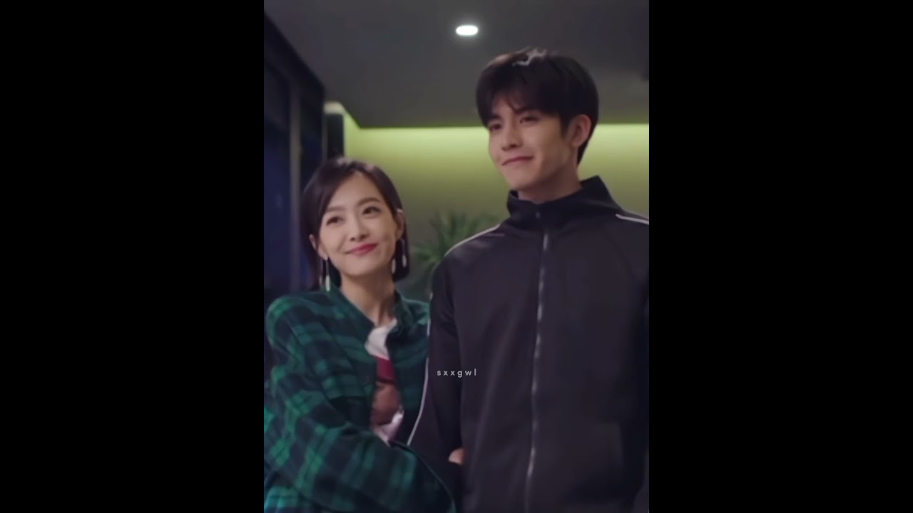 The way they hold their hands together 👫😩🥹❤️#songqian #songweilong #findyourself