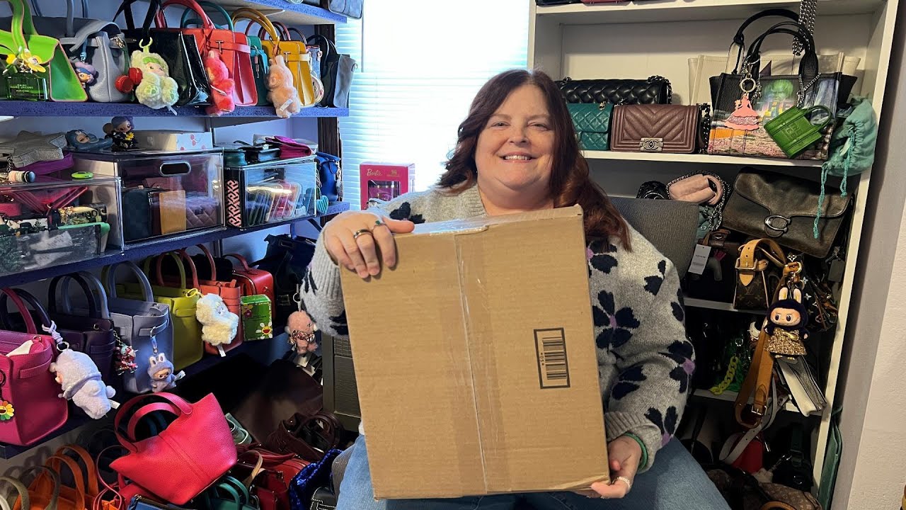 Unboxing my newest bag, is all the fuss worth it??