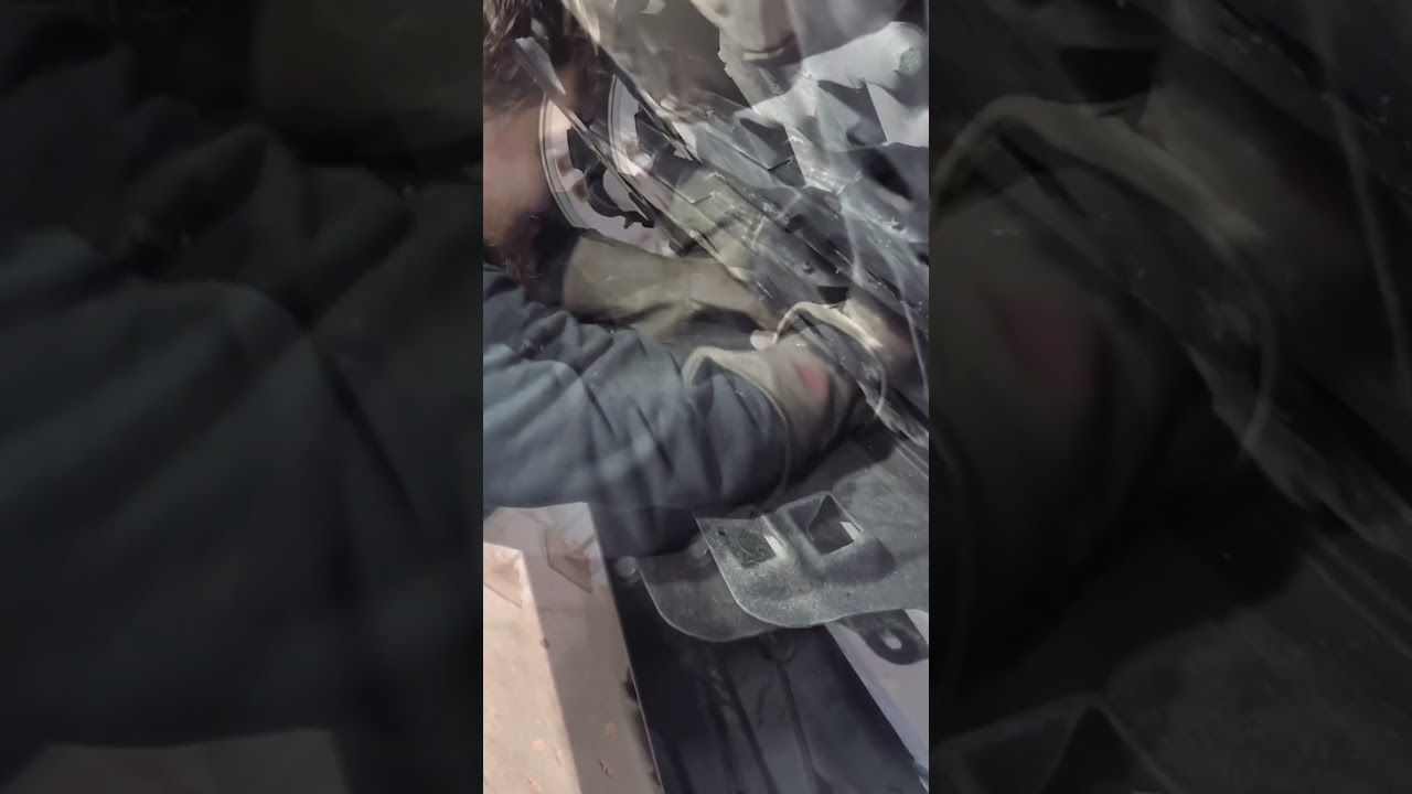 Amazing Mechanics Rescue Kitten from Car!