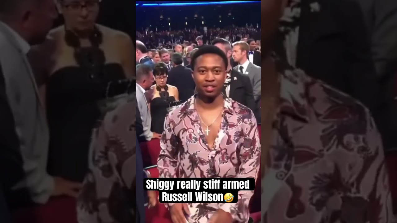 Shiggy has no chill😂 #shiggy #tiktok #funny #russellwilson #ciara #comedy #shorts #funnyshorts