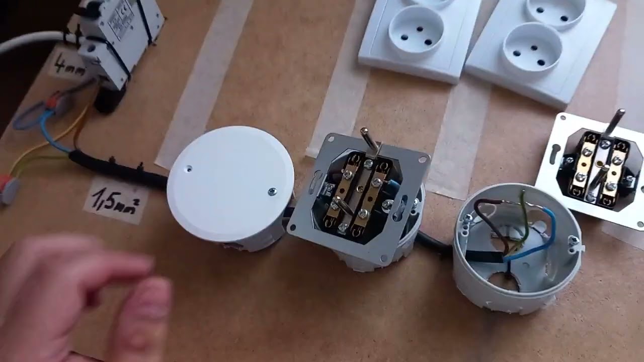zapojení zásuvek pomocí WAGO svorek v síti TN-S (3×2.5mm)!