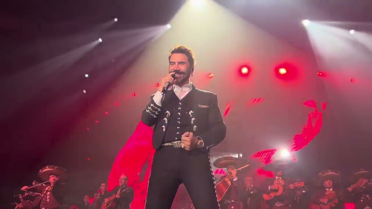 Alejandro Fernandez en Hertz arena (de Rey a Rey)