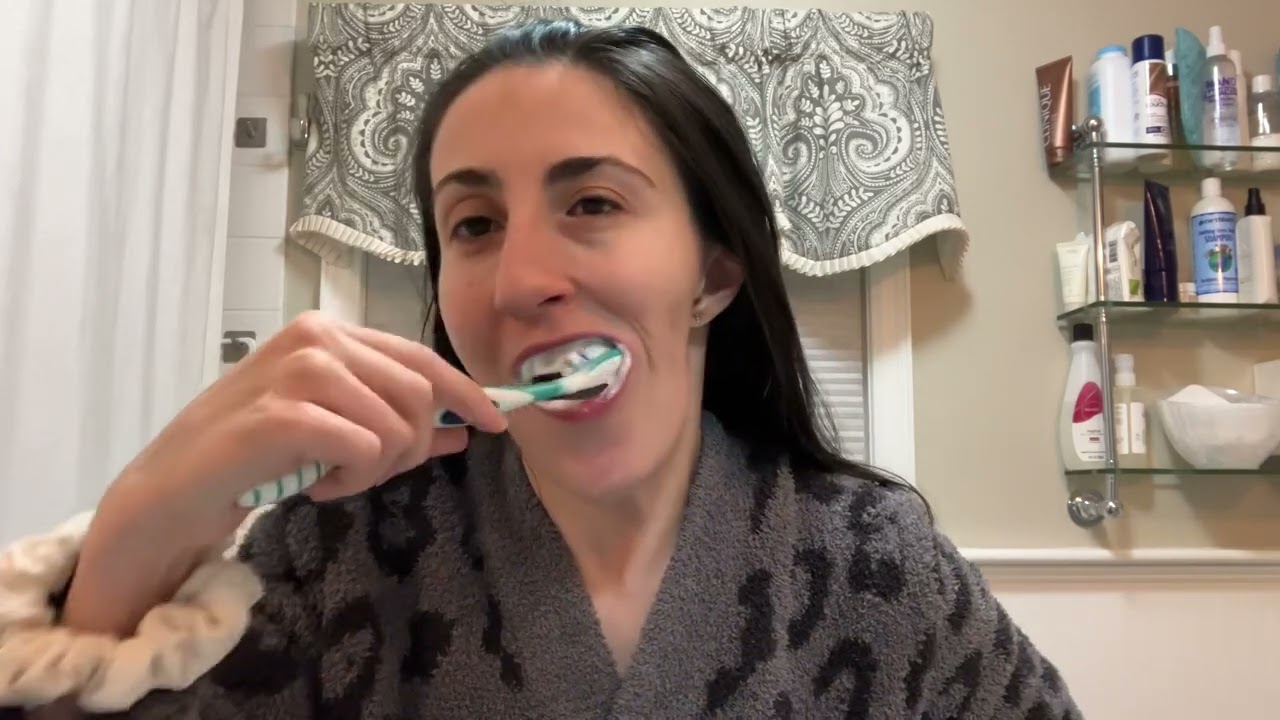 Brush your teeth with me